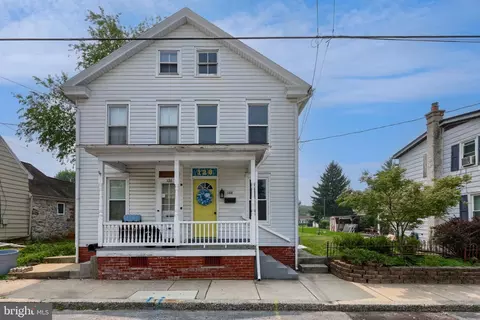 128 N Charlotte St, Manheim, PA 17545