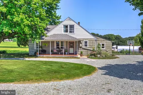 997 Smyrna Rd, Kinzers, PA 17535