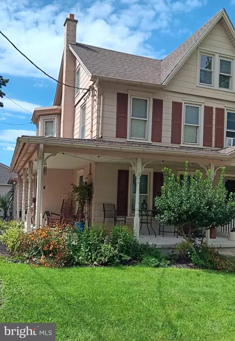 153 S Jackson St, Strasburg, PA 17579