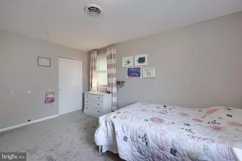 Bedroom - 116 Oxford Dr, Lititz, PA 17543 photo 3 of 5