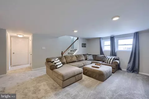 Entry Way - 116 Oxford Dr, Lititz, PA 17543 photo 2 of 2