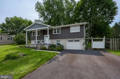 Exterior - 116 Oxford Dr, Lititz, PA 17543 photo 9 of 9