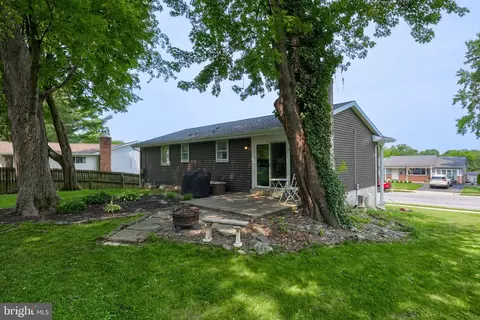 Exterior - 116 Oxford Dr, Lititz, PA 17543 photo 6 of 9