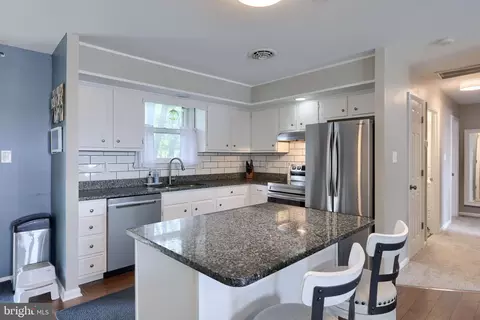 Kitchen - 116 Oxford Dr, Lititz, PA 17543 photo 2 of 4