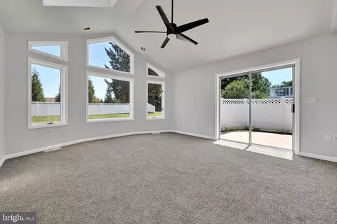 Living - 143 S Oak St, Lititz, PA 17543 photo 5 of 5