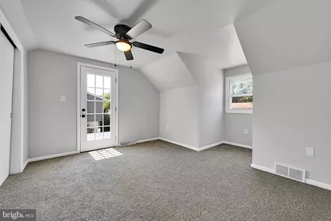 Bedroom - 143 S Oak St, Lititz, PA 17543 photo 3 of 4