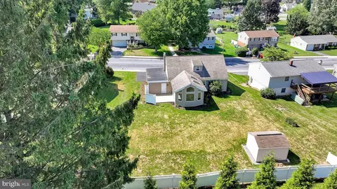 View/Area - 143 S Oak St, Lititz, PA 17543 photo 5 of 6