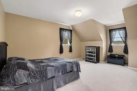 Bedroom - 519 Colonial Crescent Dr, Lititz, PA 17543 photo 5 of 8
