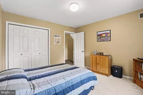 Bedroom - 519 Colonial Crescent Dr, Lititz, PA 17543 photo 4 of 8