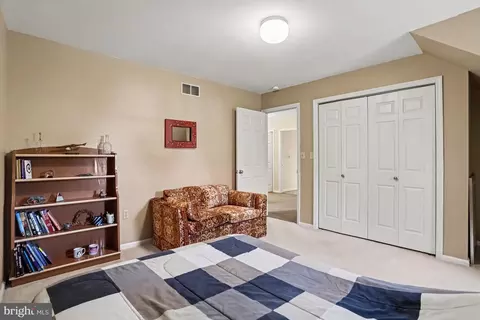 Bedroom - 519 Colonial Crescent Dr, Lititz, PA 17543 photo 8 of 8