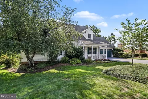 Exterior - 519 Colonial Crescent Dr, Lititz, PA 17543 photo 6 of 14