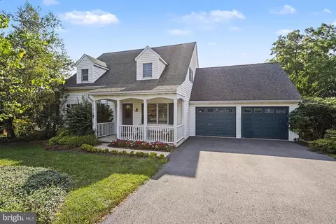 Exterior - 519 Colonial Crescent Dr, Lititz, PA 17543 photo 2 of 14