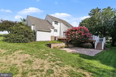 Exterior - 519 Colonial Crescent Dr, Lititz, PA 17543 photo 10 of 14