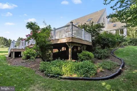 Exterior - 519 Colonial Crescent Dr, Lititz, PA 17543 photo 11 of 14