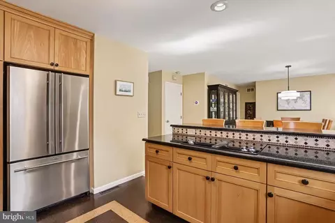 Kitchen - 519 Colonial Crescent Dr, Lititz, PA 17543 photo 3 of 3
