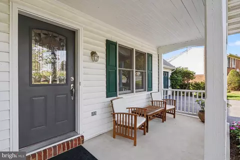 Exterior - 519 Colonial Crescent Dr, Lititz, PA 17543 photo 7 of 14