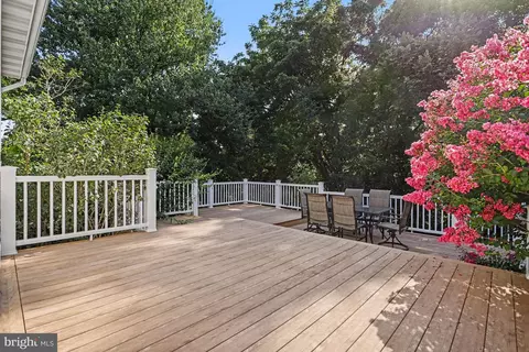 Exterior - 519 Colonial Crescent Dr, Lititz, PA 17543 photo 9 of 14