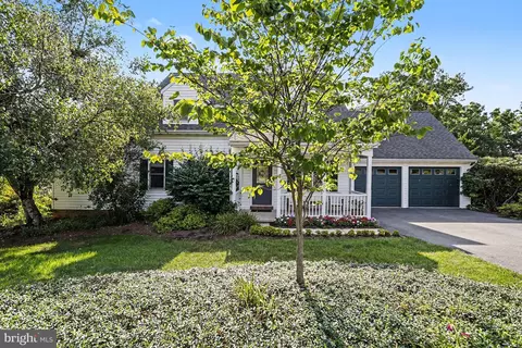 Exterior - 519 Colonial Crescent Dr, Lititz, PA 17543 photo 4 of 14