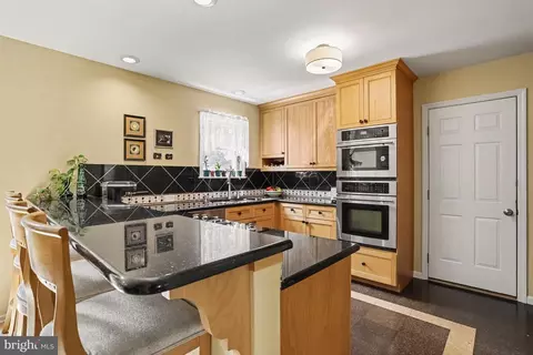 Kitchen - 519 Colonial Crescent Dr, Lititz, PA 17543 photo 1 of 3