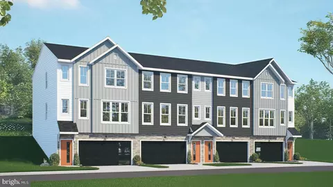 13 Arcadia Dr, Elizabethtown, PA 17022