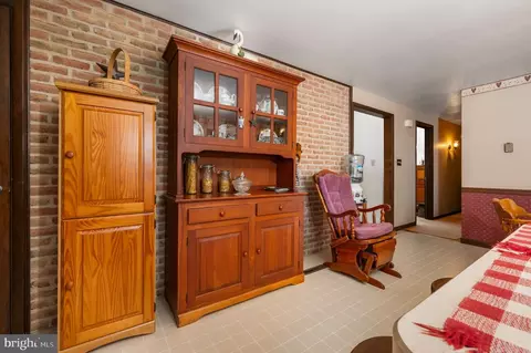 Entry Way - 723 Penn Ave, Lititz, PA 17543 photo 2 of 2
