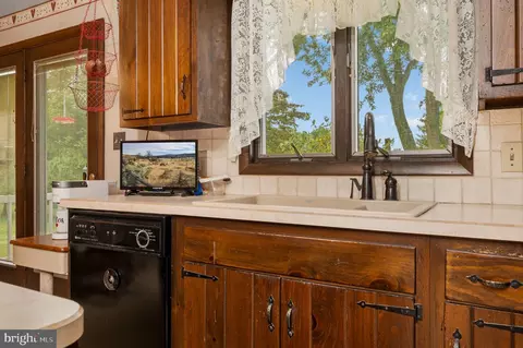 Kitchen - 723 Penn Ave, Lititz, PA 17543 photo 2 of 3