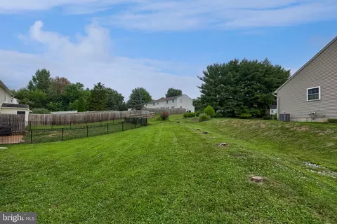 Exterior - 455 Crosswinds Dr, Lititz, PA 17543 photo 5 of 5
