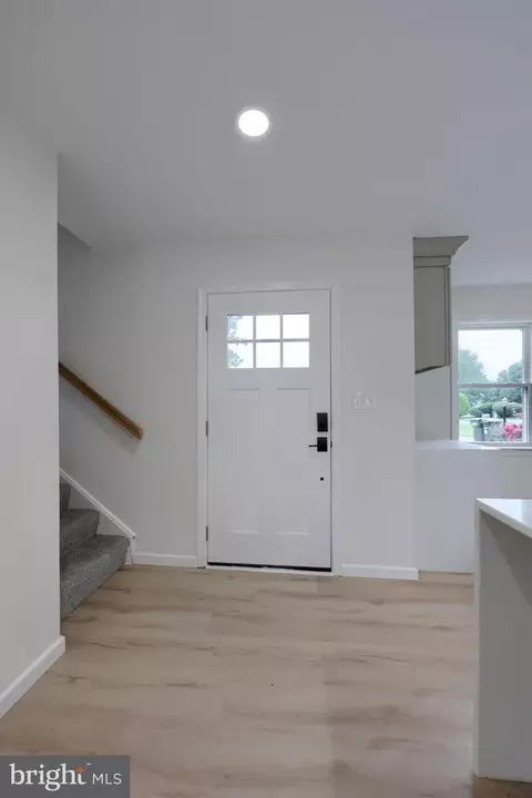 Entry Way - 455 Crosswinds Dr, Lititz, PA 17543 photo 1 of 3
