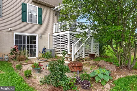 Exterior - 31 Tumbling Run, Lititz, PA 17543 photo 4 of 6