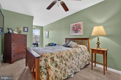 Bedroom - 31 Tumbling Run, Lititz, PA 17543 photo 6 of 7