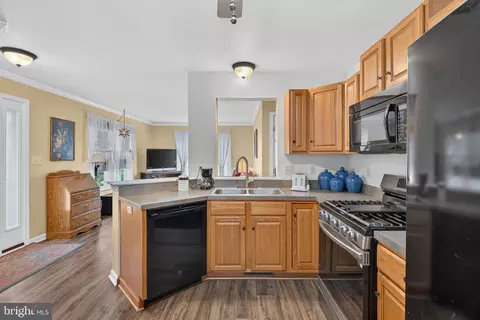 Kitchen - 31 Tumbling Run, Lititz, PA 17543 photo 3 of 3