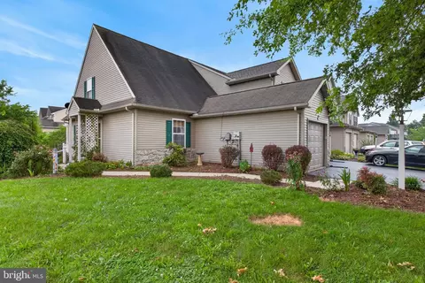 Exterior - 31 Tumbling Run, Lititz, PA 17543 photo 2 of 6