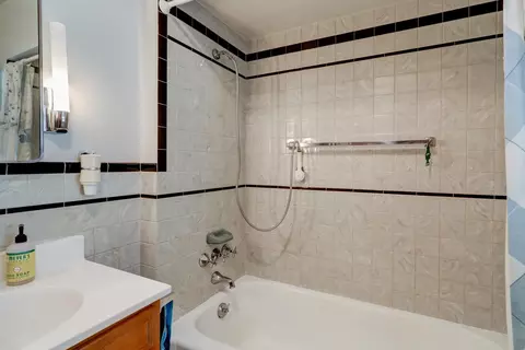 Bath - 149 Owl Hill Rd, Lititz, PA 17543 photo 3 of 3