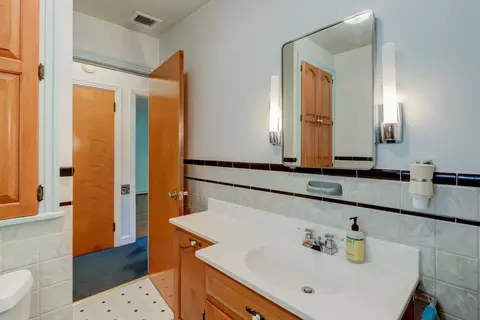 Bath - 149 Owl Hill Rd, Lititz, PA 17543 photo 2 of 3