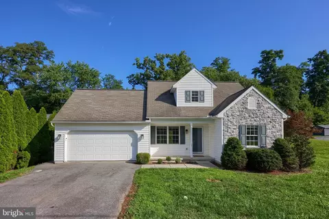 28 Elizabeth St, Washington Boro, PA 17582