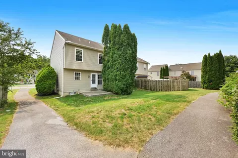 Exterior - 2966 Aster Ln, Lititz, PA 17543 photo 7 of 7