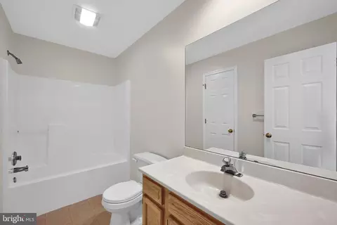 Bath - 2966 Aster Ln, Lititz, PA 17543 photo 1 of 1