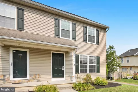 Exterior - 2966 Aster Ln, Lititz, PA 17543 photo 5 of 7