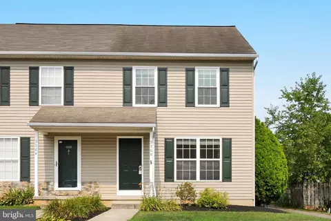 Exterior - 2966 Aster Ln, Lititz, PA 17543 photo 2 of 7