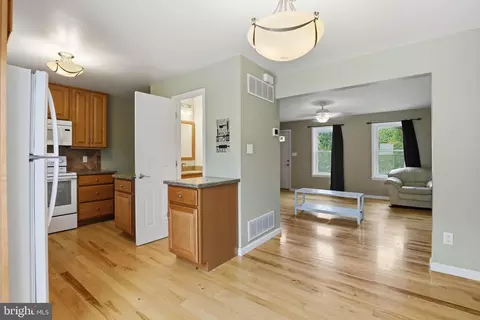 Entry Way - 22 Pennwick Dr, Lititz, PA 17543 photo 1 of 2