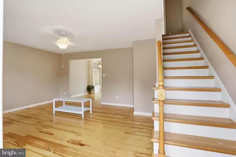 Living - 22 Pennwick Dr, Lititz, PA 17543 photo 1 of 2