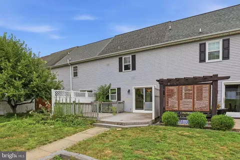 Exterior - 22 Pennwick Dr, Lititz, PA 17543 photo 8 of 13