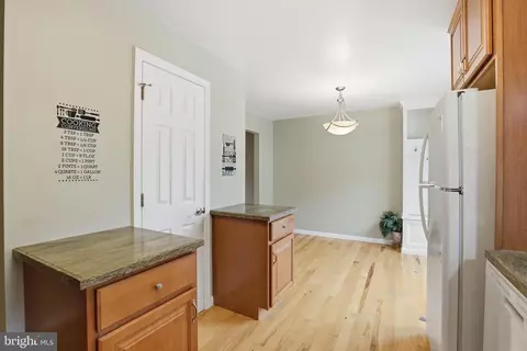 Entry Way - 22 Pennwick Dr, Lititz, PA 17543 photo 2 of 2
