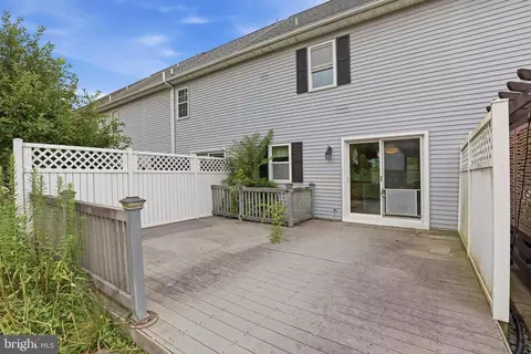 Exterior - 22 Pennwick Dr, Lititz, PA 17543 photo 6 of 13