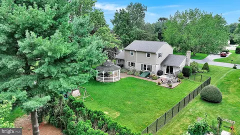 View/Area - 843 Douglas Dr, Lititz, PA 17543 photo 4 of 4