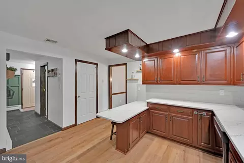 Entry Way - 843 Douglas Dr, Lititz, PA 17543 photo 2 of 4
