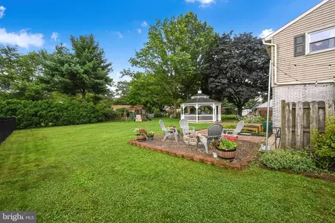 Exterior - 843 Douglas Dr, Lititz, PA 17543 photo 7 of 7