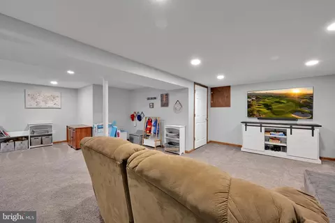 Other - 843 Douglas Dr, Lititz, PA 17543 photo 6 of 9