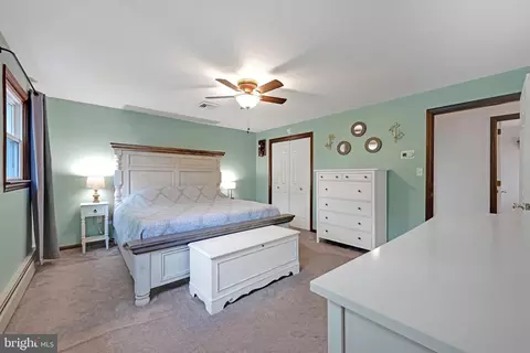 Bedroom - 843 Douglas Dr, Lititz, PA 17543 photo 4 of 8