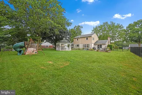 Exterior - 843 Douglas Dr, Lititz, PA 17543 photo 6 of 7
